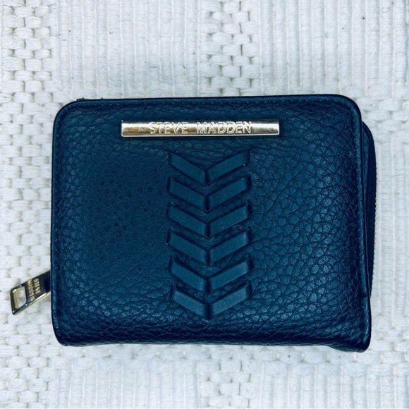 Steve Madden Wallet - Picture 1 of 4